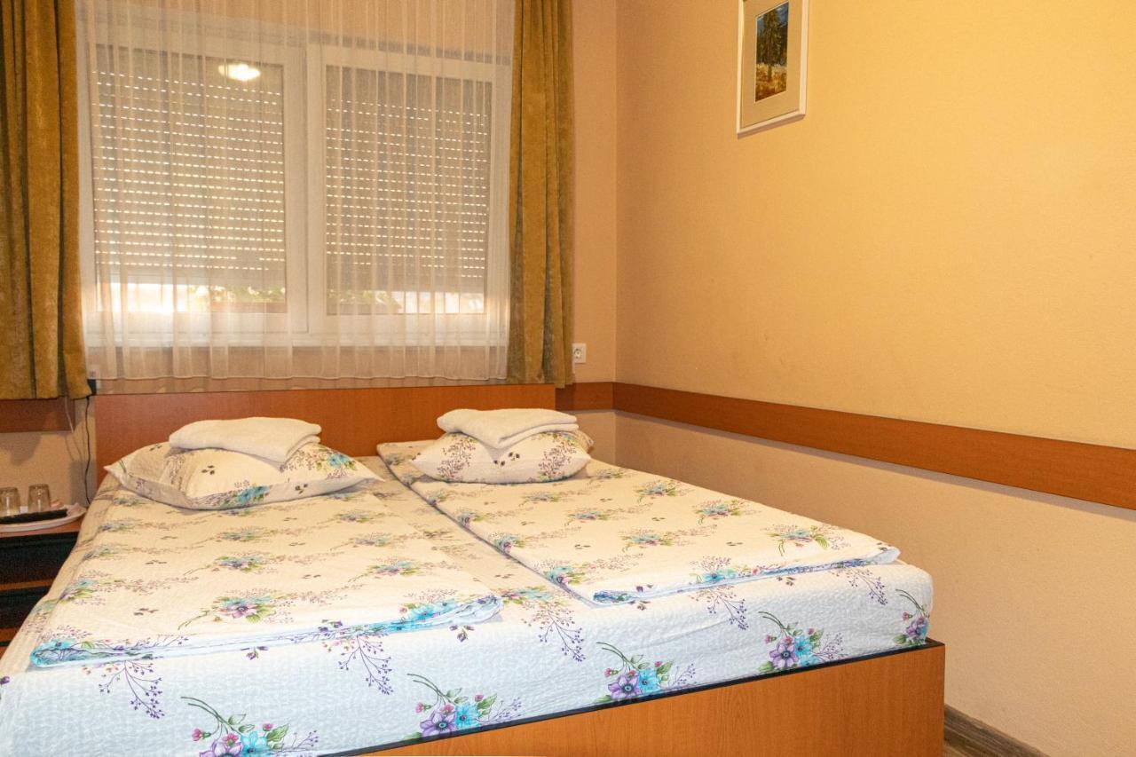Hotel Tranzit Odorheiu Secuiesc Exteriör bild