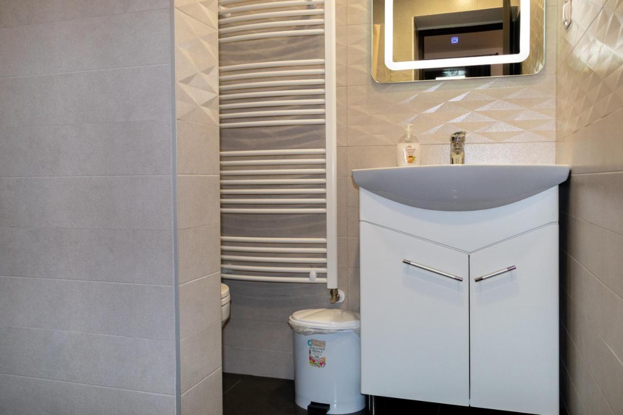 Hotel Tranzit Odorheiu Secuiesc Exteriör bild