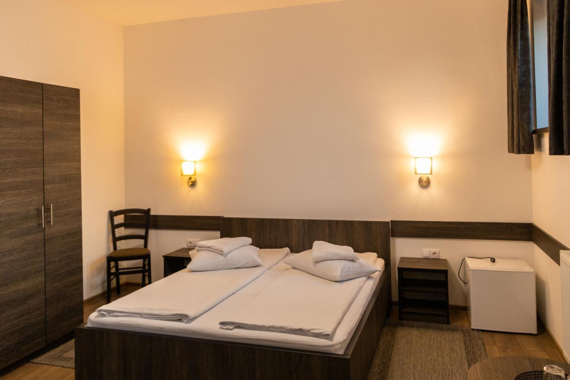 Hotel Tranzit Odorheiu Secuiesc Exteriör bild