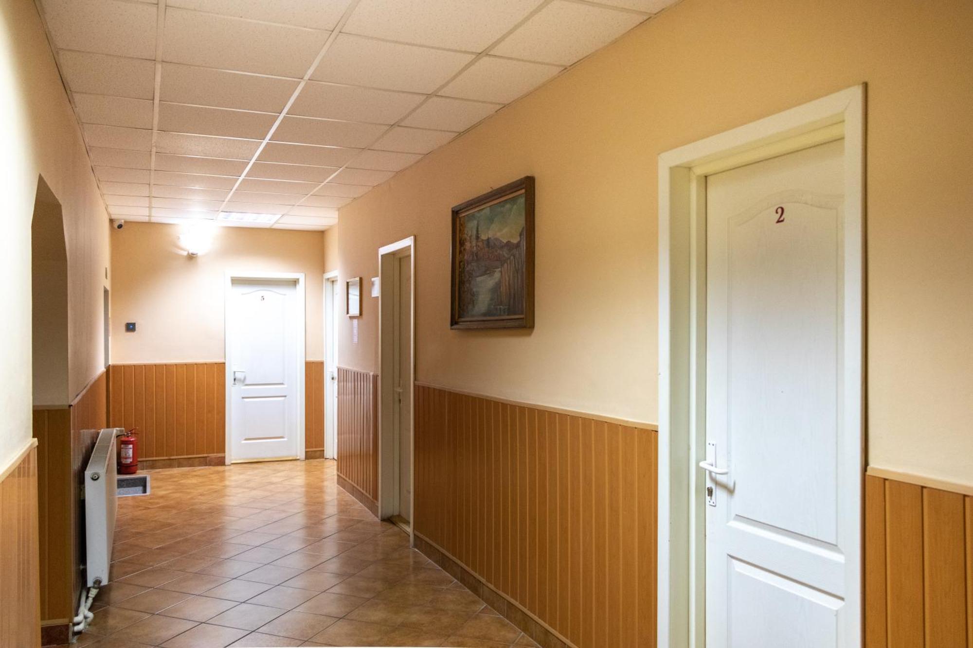Hotel Tranzit Odorheiu Secuiesc Exteriör bild