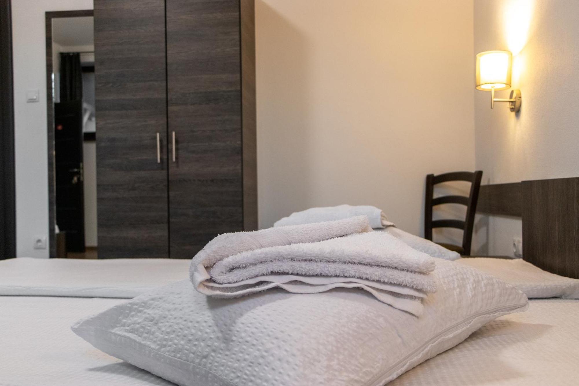 Hotel Tranzit Odorheiu Secuiesc Exteriör bild