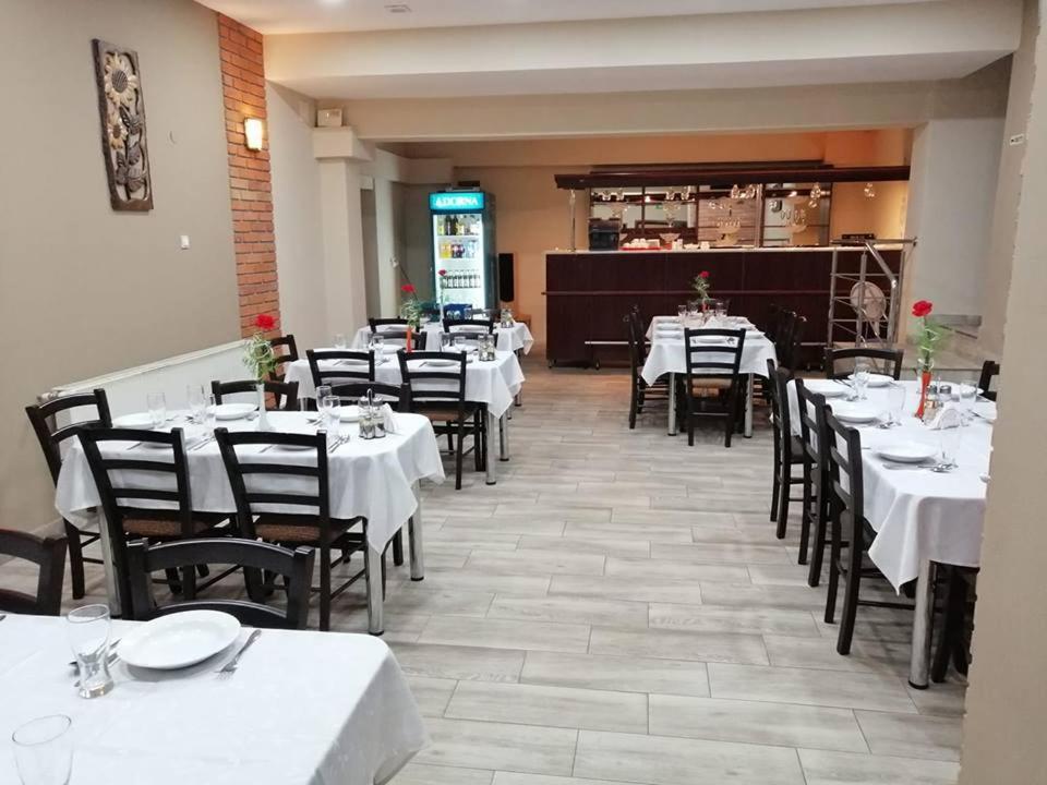 Hotel Tranzit Odorheiu Secuiesc Exteriör bild