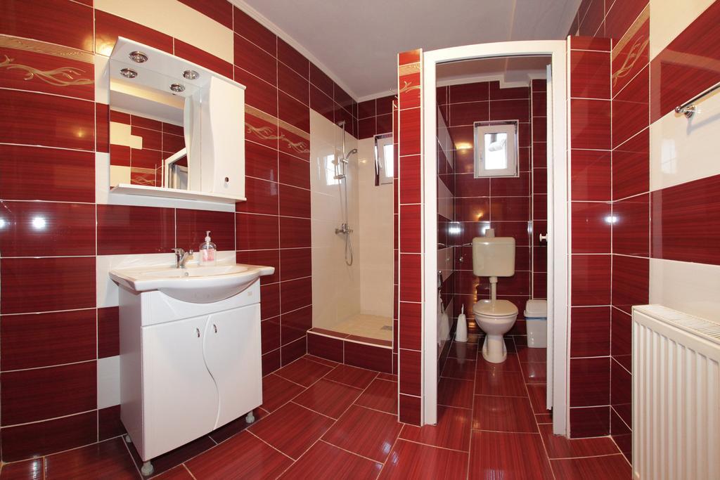 Hotel Tranzit Odorheiu Secuiesc Rum bild