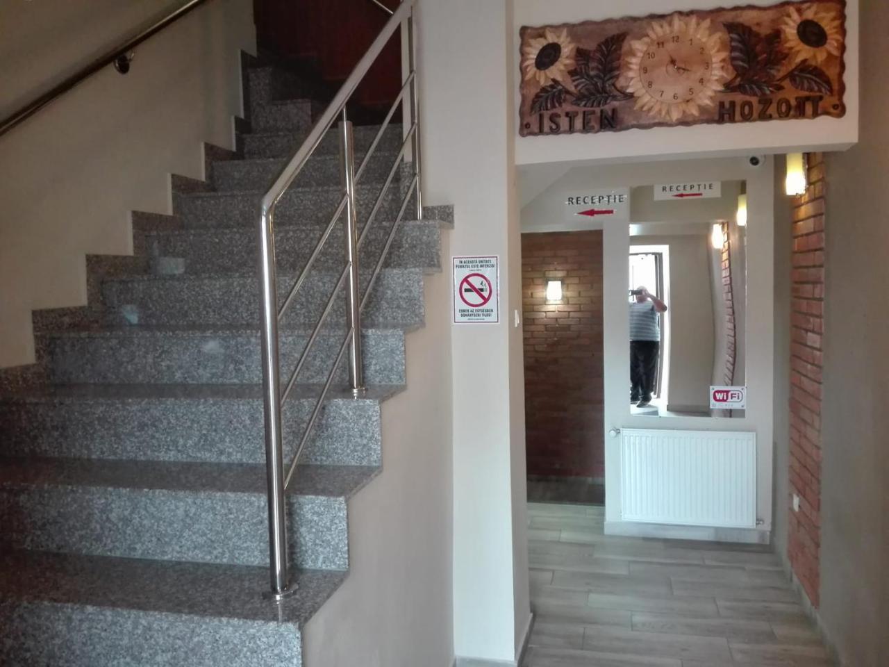 Hotel Tranzit Odorheiu Secuiesc Exteriör bild